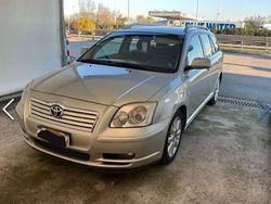 Argento Usata 2006 Toyota Avensis Station wagon | 2200 € (Ottimo prezzo)