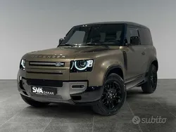 Nuova 2025 Land Rover Defender SE Dynamic SUV | 85.900 € (Molto cara)