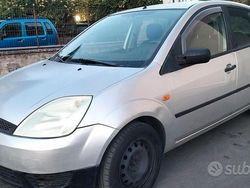 Usata 2004 Ford Fiesta Due volumi | 1500 €