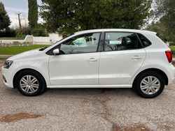 Bianco Usata 2015 VW Polo Comfortline Tre volumi | 7900 € (Buon prezzo)
