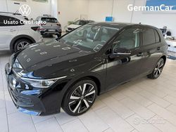 Nero Nuova 2025 VW Golf VIII Life Tre volumi | 36.300 € (Buon prezzo)