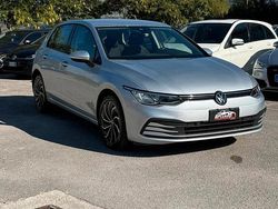Grigio Usata 2021 VW Golf VIII Tre volumi | 20.000 € (Buon prezzo)