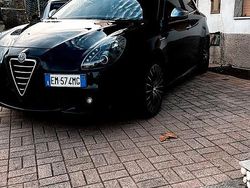 Nero Usata 2011 Alfa Romeo Giulietta Tre volumi | 8300 € (Molto cara)