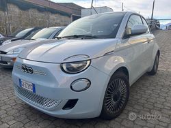 Blu Usata 2020 Fiat 500e La Prima Tre volumi | 13.900 € (Buon prezzo)