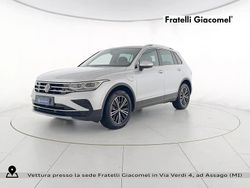 Reflex silver metallizzato Usata 2022 VW Tiguan Elegance SUV | 30.900 € (Molto cara)