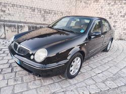 Usata 2000 Lancia Lybra Tre volumi | 2000 € (Buon prezzo)