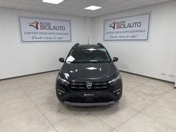 Grigio Usata 2022 Dacia Sandero Comfort Due volumi | 12.500 € (Buon prezzo)