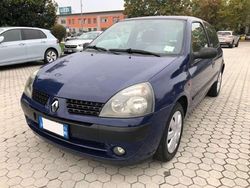 Blu/azzurro Usata 2002 Renault Clio II Expression Due volumi | 1750 € (Buon prezzo)