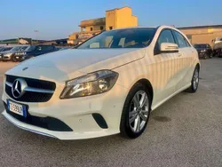 Bianco Usata 2017 Mercedes A180 Sport Edition Tre volumi | 14.800 € (Buon prezzo)