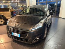 Grigio Usata 2015 Peugeot 5008 Allure Monovolume | 7900 € (Buon prezzo)