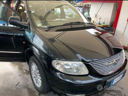 Nero Usata 2003 Chrysler Voyager Monovolume | 2000 € (Molto cara)