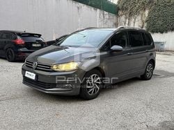 Grigio Usata 2017 VW Touran Executive Monovolume | 18.500 € (Buon prezzo)