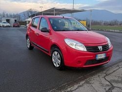Usata 2009 Dacia Sandero Ambiance Tre volumi | 2699 € (Buon prezzo)