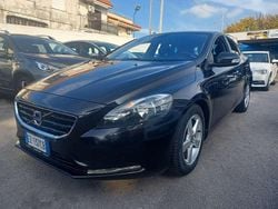 Nero Usata 2015 Volvo V40 Momentum Tre volumi | 7500 € (Buon prezzo)