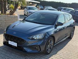 Chrome blue metallizzato Usata 2020 Ford Focus ST-Line Tre volumi | 16.800 € (Cara)