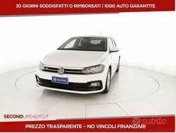 Bianco Usata 2021 VW Polo Sportline Tre volumi | 15.900 € (Buon prezzo)