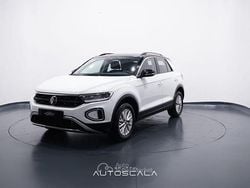 Pure white con tetto nero 0 Usata 2024 VW T-Roc Life SUV | 27.990 € (Buon prezzo)
