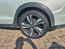 Bianco Usata 2019 Volvo V60 CC Plus Station wagon | 17.500 €