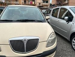Usata 2004 Lancia Ypsilon Due volumi | 2000 €