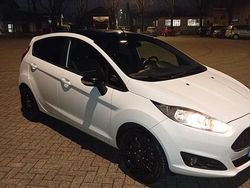 Bianco Usata 2016 Ford Fiesta Tre volumi | 6900 € (Buon prezzo)