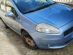 Usata 2007 Fiat Grande Punto Due volumi | 2500 € (Buon prezzo)