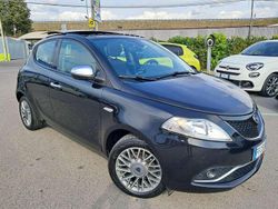 Nero Usata 2016 Lancia Ypsilon Platinum Due volumi | 11.900 € (Molto cara)