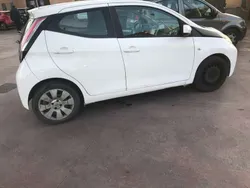 Bianco Usata 2014 Toyota Aygo X-play Due volumi | 5999 € (Ottimo prezzo)