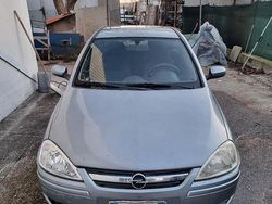 Usata 2004 Opel Corsa Due volumi | 1500 € (Buon prezzo)