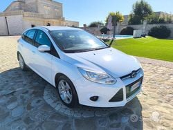 Bianco Usata 2013 Ford Focus Titanium Tre volumi | 6200 € (Buon prezzo)