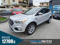 Argento Usata 2017 Ford Kuga ST-Line SUV | 12.700 € (Buon prezzo)