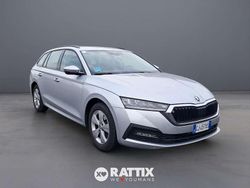 Argento brillante met Usata 2022 Skoda Octavia G-TEC Executive Station wagon | 21.673 € (Cara)