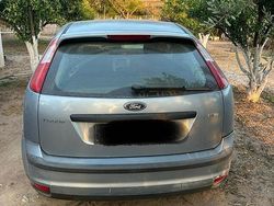 Usata 2007 Ford Focus Due volumi | 1100 € (Super prezzo)