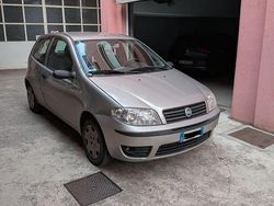 Grigio Usata 2004 Fiat Punto Due volumi | 2000 € (Buon prezzo)