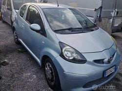 Grigio Usata 2006 Toyota Aygo Due volumi | 2800 € (Buon prezzo)
