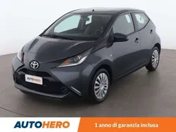 Grigio Usata 2016 Toyota Aygo X-play Due volumi | 8899 € (Buon prezzo)