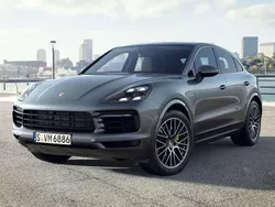 Grigio quarzite metallizzato Usata 2021 Porsche Cayenne SUV | 77.400 € (Buon prezzo)