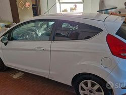 Bianco Usata 2009 Ford Fiesta Tre volumi | 2800 € (Super prezzo)