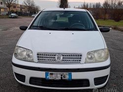 Bianco Usata 2009 Fiat Punto Active Due volumi | 1950 € (Ottimo prezzo)