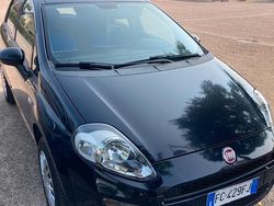 Nero Usata 2015 Fiat Punto Tre volumi | 4000 € (Ottimo prezzo)