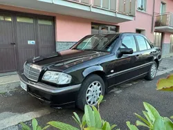 Nero Usata 1998 Mercedes C200 Classic Tre volumi | 2500 € (Buon prezzo)
