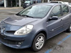 Usata 2005 Renault Clio II Due volumi | 1500 € (Buon prezzo)