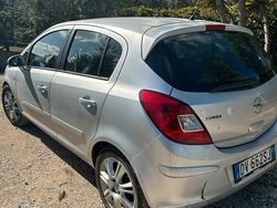 Grigio Usata 2009 Opel Corsa Tre volumi | 1300 € (Super prezzo)