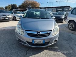 Grigio Usata 2009 Opel Corsa Club Tre volumi | 2990 € (Buon prezzo)