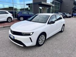 Bianco pastello Usata 2024 Opel Astra Edition Tre volumi | 22.500 € (Buon prezzo)