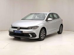 Argento Usata 2023 VW Polo Life Tre volumi | 18.900 € (Buon prezzo)