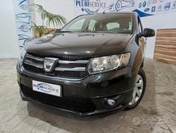 Nero Usata 2015 Dacia Sandero Tre volumi | 5490 € (Buon prezzo)