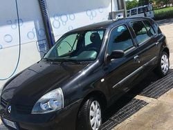 Usata 2007 Renault Clio II Tre volumi | 2300 € (Buon prezzo)