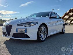 Bianco Usata 2018 Alfa Romeo Giulia Tre volumi | 16.500 € (Ottimo prezzo)