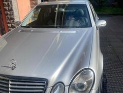 Grigio Usata 2002 Mercedes E270 Tre volumi | 2500 € (Buon prezzo)