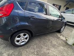 Grigio Usata 2010 Ford Fiesta Titanium Due volumi | 5000 € (Cara)